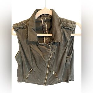 Maurices Women's Sleeveless Vest Diagonal Full Zip Size XL